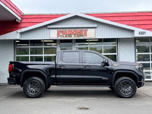 Used 2024 GMC Sierra 1500 AT4 w/ Technology Package AWD/4WD image 2