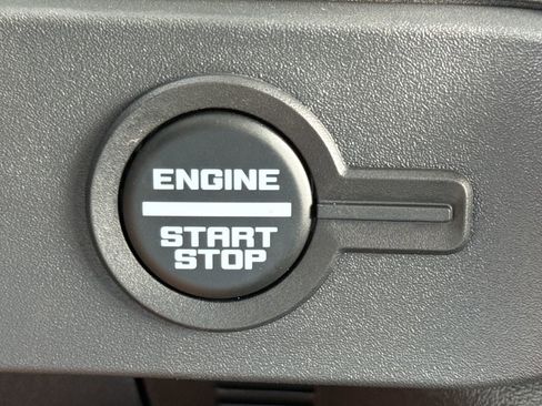 New 2025 Ford Bronco Badlands image 24