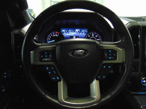 Used 2021 Ford Expedition XLT image 18