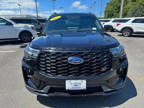 Used 2025 Ford Explorer ST AWD/4WD image 2