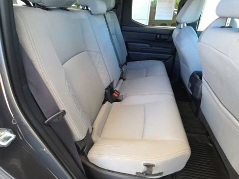 Used 2025 Toyota Tacoma SR5 AWD/4WD image 18