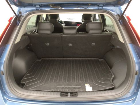 Used 2023 Kia Niro EX image 29