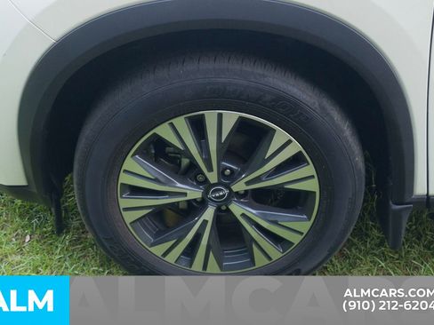 Used 2023 Nissan Rogue SV AWD/4WD image 6