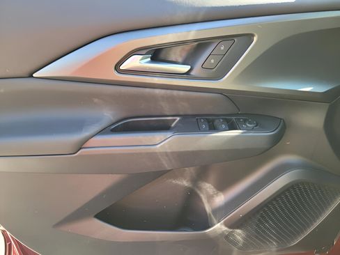 New 2026 Chevrolet Equinox EV LT w/ Midnight Package image 24