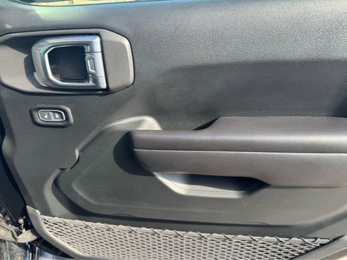 Used 2021 Jeep Wrangler Unlimited Sport image 24