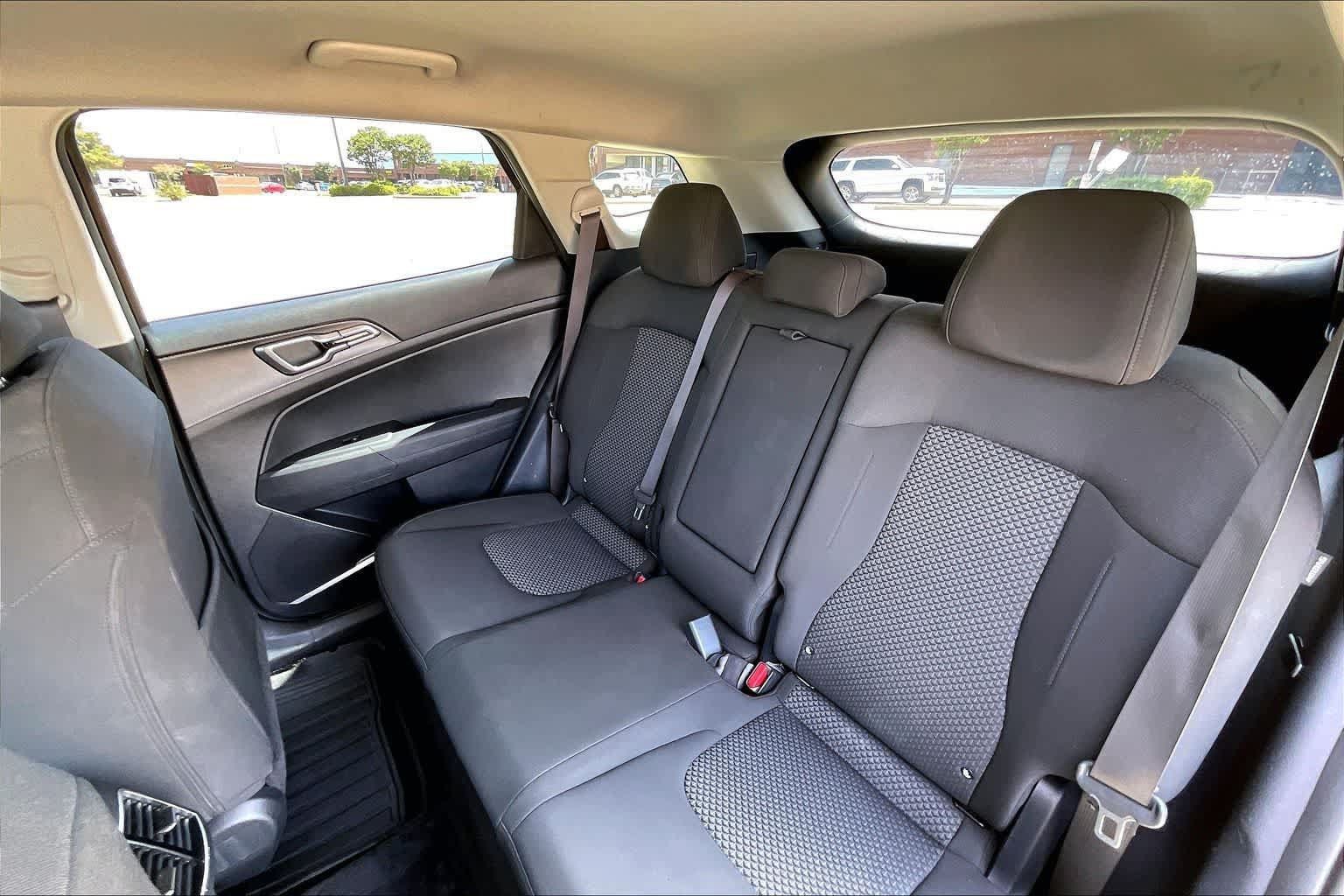Certified 2025 Kia Sportage LX FWD image 28