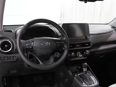 Used 2022 Hyundai Kona SEL image 6