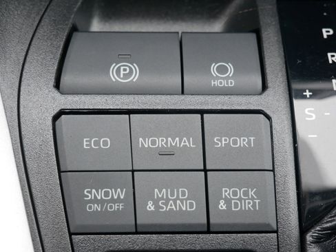 Used 2020 Toyota RAV4 XLE image 30