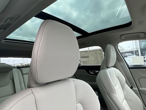 New 2026 Volvo V60 B5 Cross Country Plus w/ Climate Package image 18