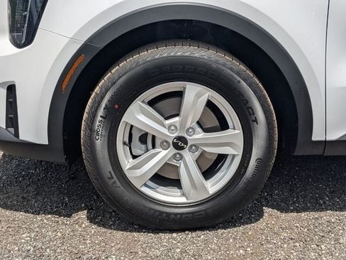 New 2026 Kia Sorento LX FWD image 11