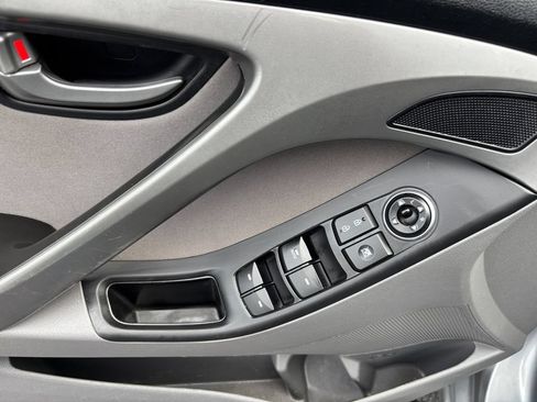 Used 2015 Hyundai Elantra SE w/ Option Group 02 FWD image 14