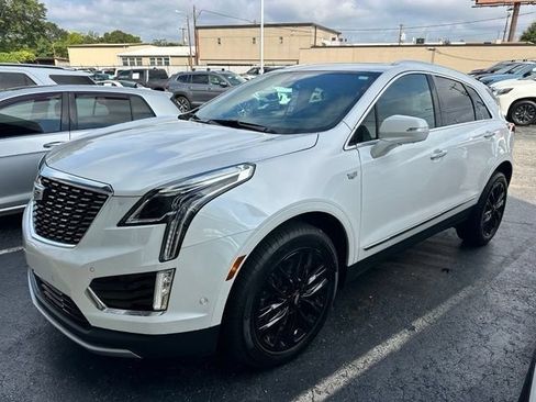 Used 2025 Cadillac XT5 Premium Luxury w/ LPO, Red Accent Package FWD image 3