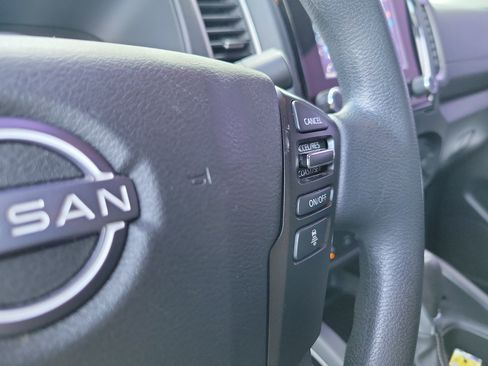 Used 2022 Nissan Frontier SV w/ Technology Package RWD image 26