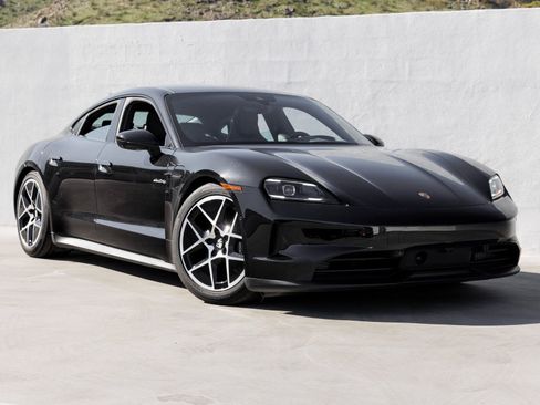 Used 2025 Porsche Taycan RWD image 9