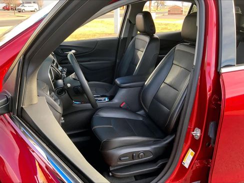 Used 2023 Chevrolet Equinox Premier image 7