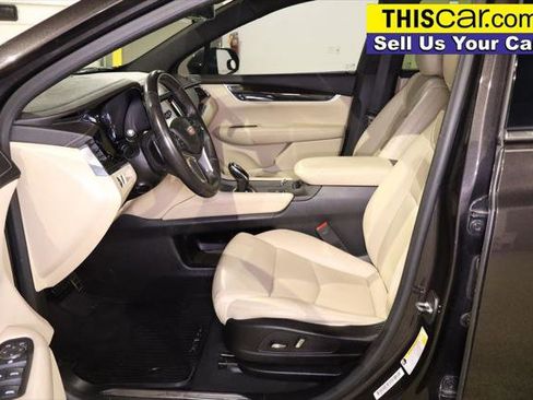 Used 2018 Cadillac XT5 FWD image 19