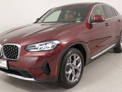 Used 2023 BMW X4 xDrive30i w/ Premium Package image 4
