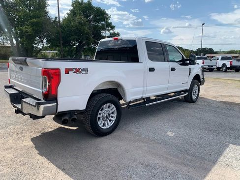 Used 2018 Ford F250 XLT w/ FX4 Off-Road Package image 6