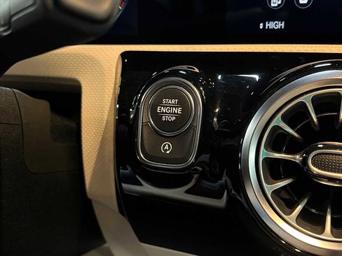 Certified 2022 Mercedes-Benz CLA 250 4MATIC image 27