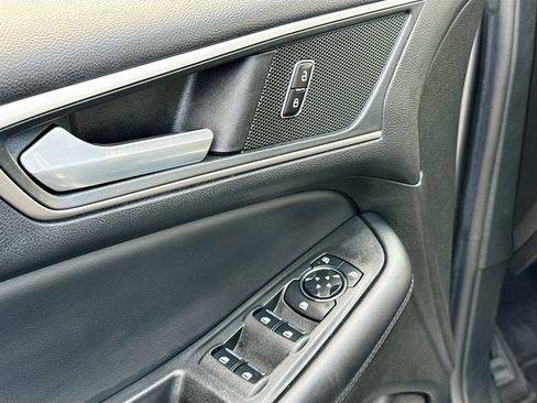 Used 2023 Ford Edge SEL image 8