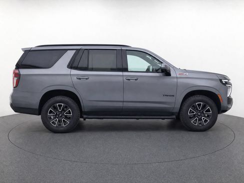 Used 2021 Chevrolet Tahoe Z71 w/ Luxury Package AWD/4WD image 4