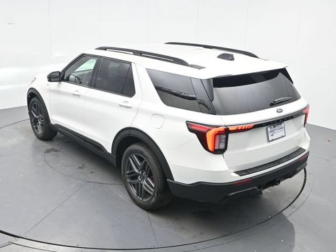 New 2026 Ford Explorer ST-Line w/ ST-Line Street Pack RWD image 31