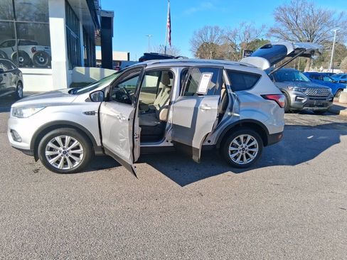 Used 2017 Ford Escape Titanium AWD/4WD image 23