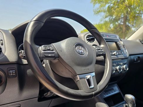 Used 2014 Volkswagen Tiguan SEL FWD image 26