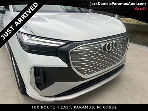 Used 2026 Audi Q4 e-tron Premium w/ Convenience Package image 16