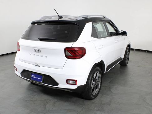 Certified 2024 Hyundai Venue Limited FWD image 16