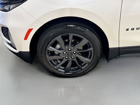 Used 2024 Chevrolet Equinox RS w/ RS Leather Package image 31