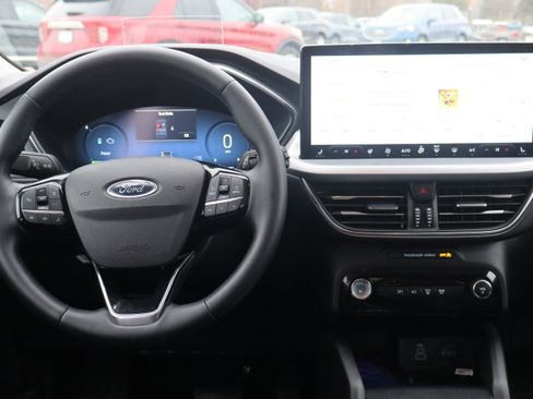 Used 2025 Ford Escape Platinum w/ Premium Technology Package image 13