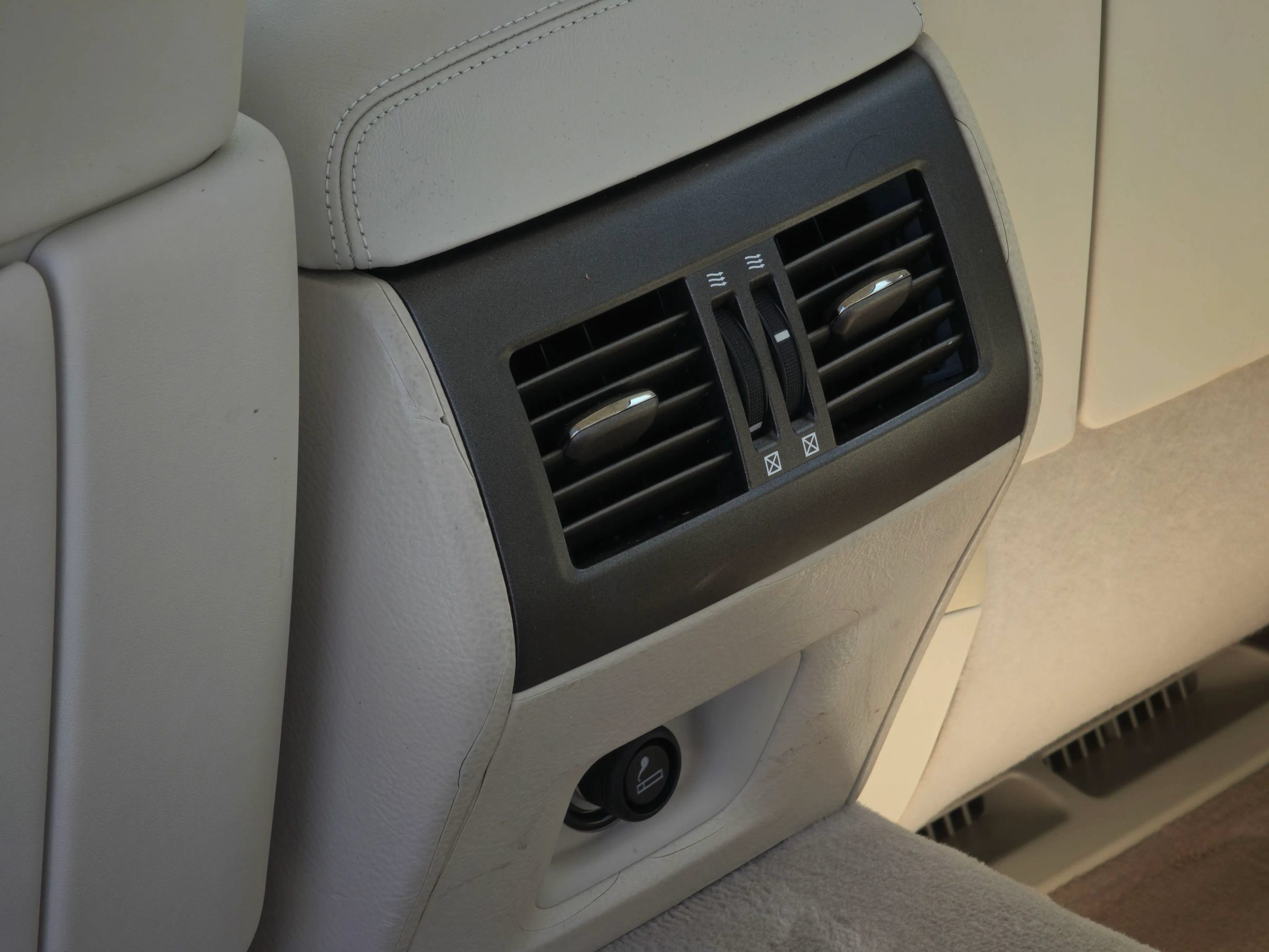Used 2007 Lexus LS 460 RWD image 37