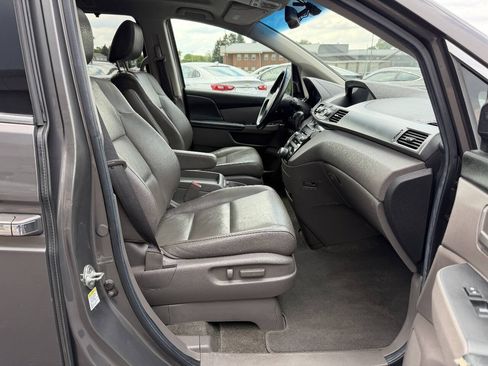 Used 2011 Honda Odyssey Touring image 12