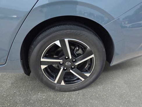 Used 2024 Nissan Sentra SV FWD image 30