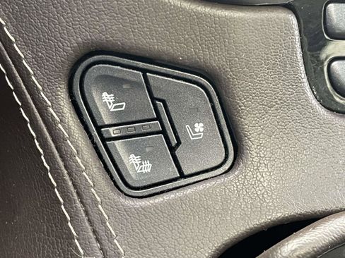 Used 2020 Chevrolet Tahoe Premier RWD image 18
