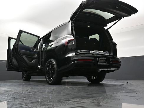 New 2026 INFINITI QX80 4WD image 40