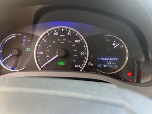 Used 2014 Lexus CT 200h w/ Seat Comfort Package image 18