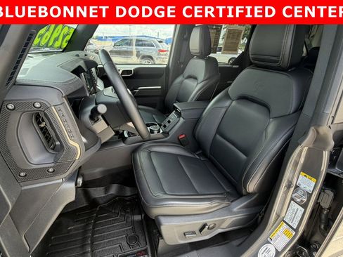 Used 2025 Ford Bronco Badlands AWD/4WD image 12