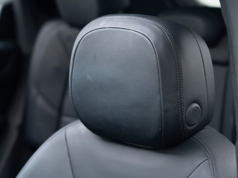 Used 2020 Porsche Cayenne image 18