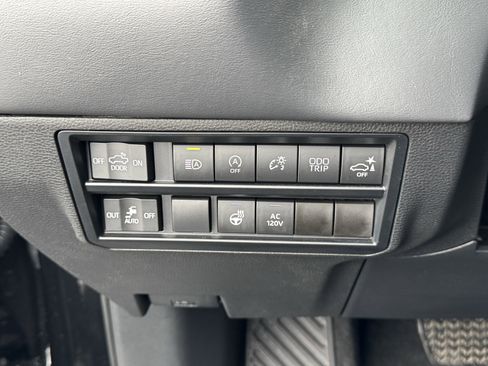 Used 2023 Toyota Tundra Platinum image 28