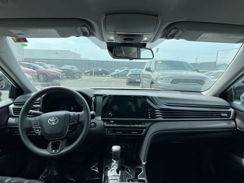 Used 2025 Toyota Camry LE FWD image 32
