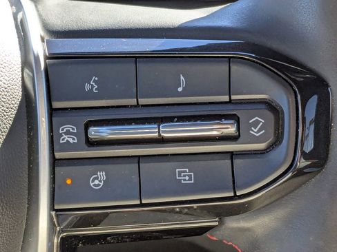 Used 2024 Chevrolet Colorado Z71 w/ Z71 Convenience Package 2 image 27