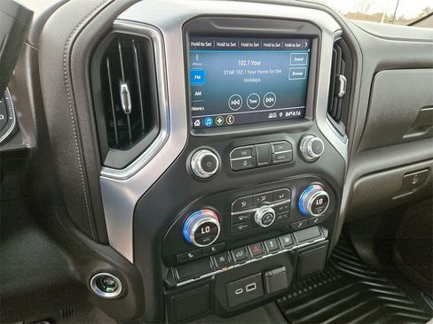 Used 2021 GMC Sierra 1500 SLE image 18