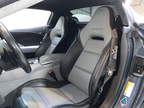 Used 2019 Chevrolet Corvette Z06 RWD image 6