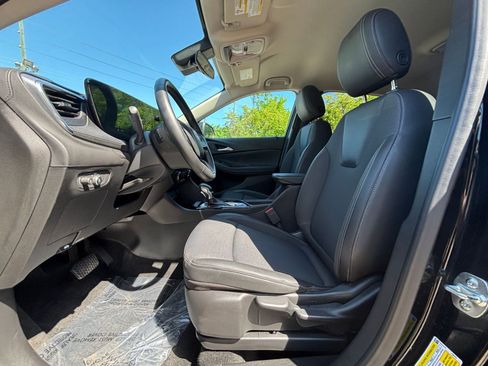Used 2025 Buick Encore GX Preferred FWD image 23