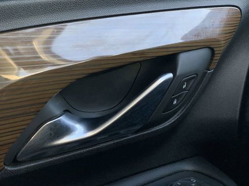 Certified 2018 GMC Terrain SLE w/ Driver Convenience Package image 17