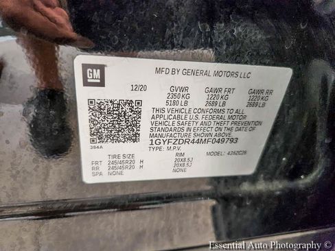 Used 2021 Cadillac XT4 Premium Luxury w/ Cold Weather Package AWD/4WD image 28