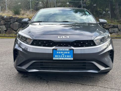 Used 2022 Kia Forte LXS w/ LXS Technology Package image 5