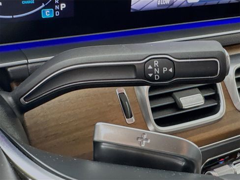 Certified 2025 Mercedes-Benz GLE 350 4MATIC image 18